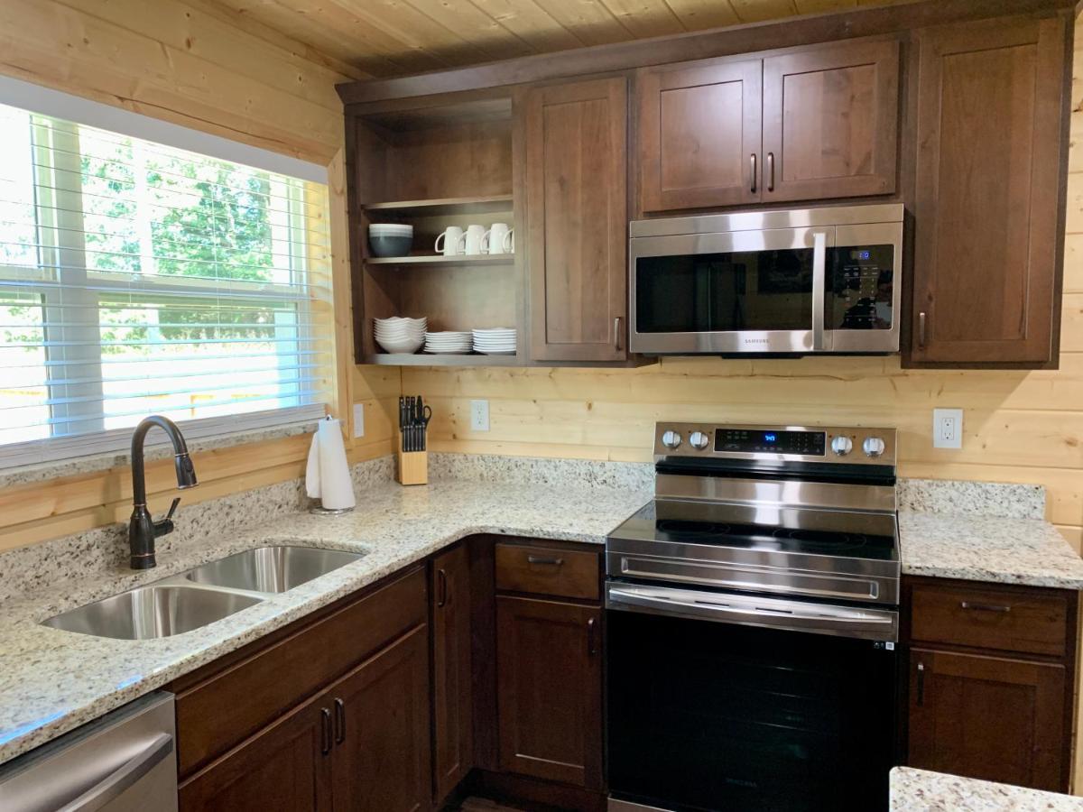 The Brick House: Brand New! 3 Bedroom Home With Private Driveway Pigeon Forge Exteriör bild