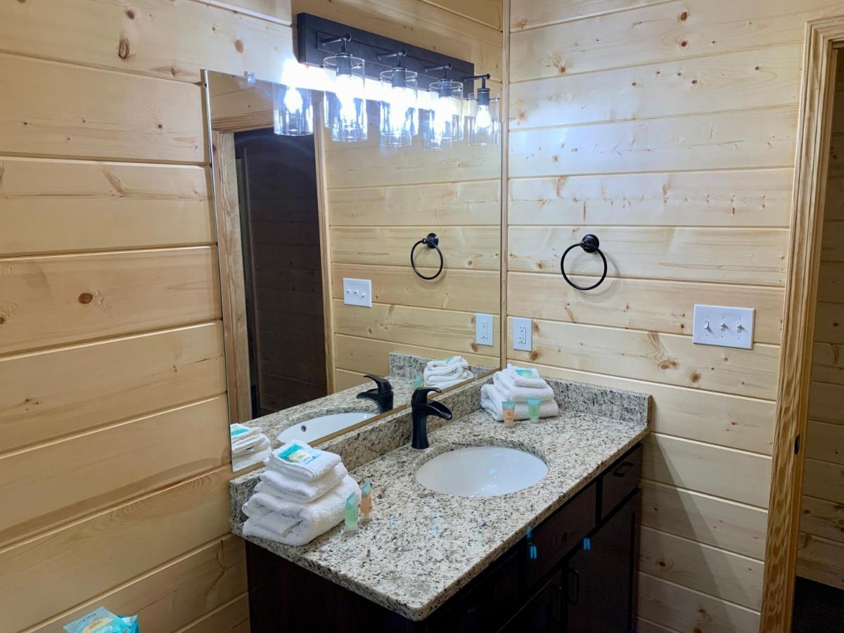 The Brick House: Brand New! 3 Bedroom Home With Private Driveway Pigeon Forge Exteriör bild