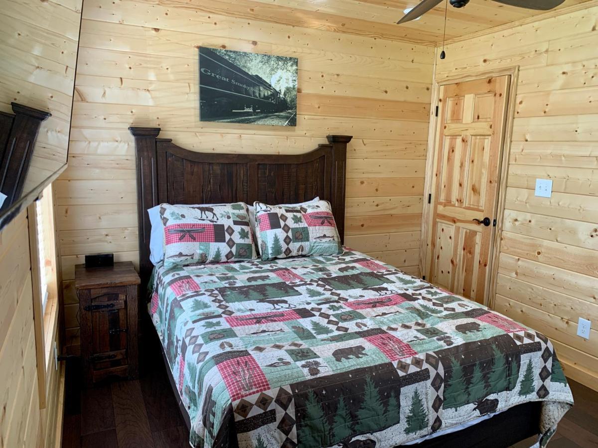 The Brick House: Brand New! 3 Bedroom Home With Private Driveway Pigeon Forge Exteriör bild