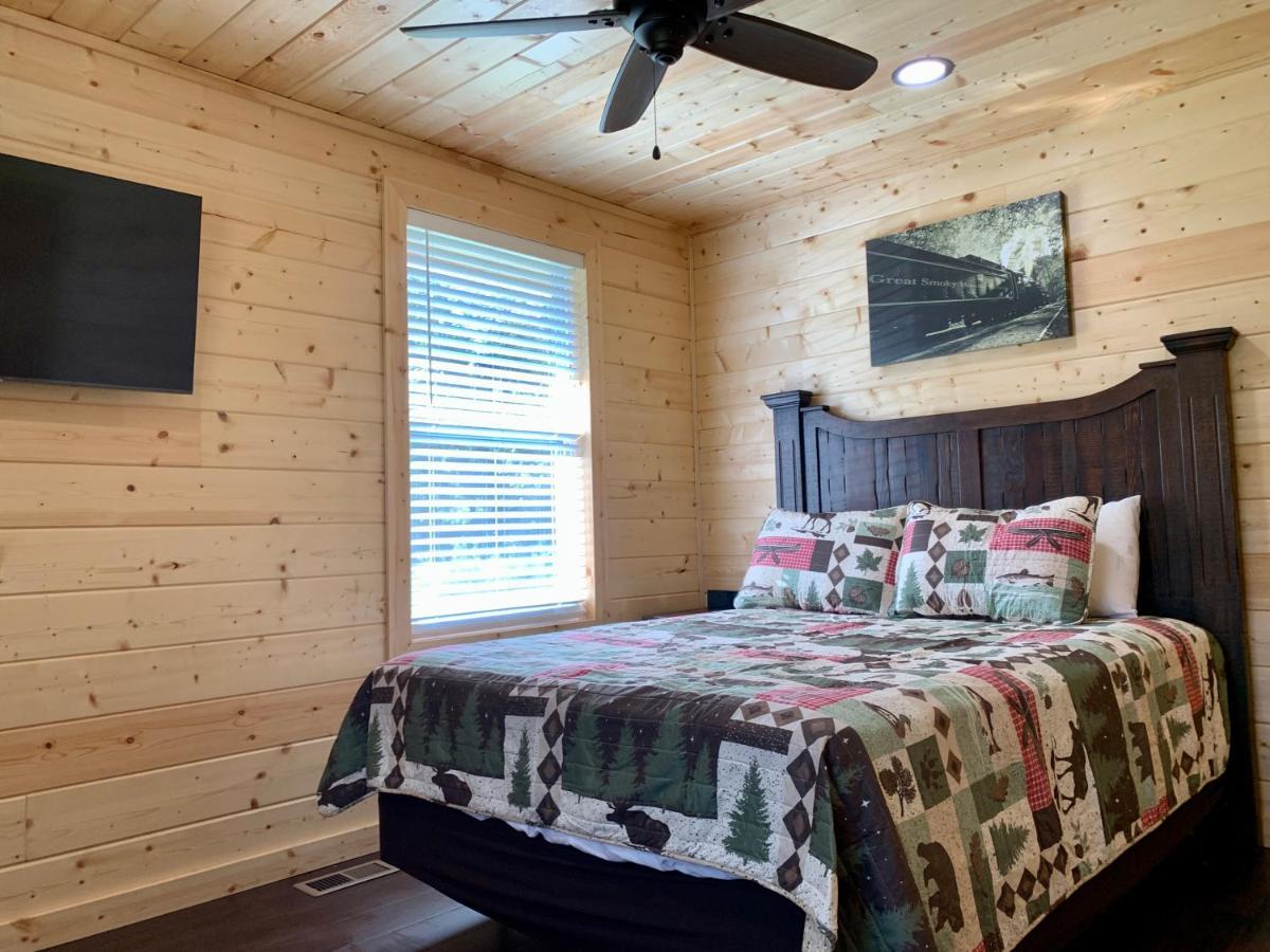 The Brick House: Brand New! 3 Bedroom Home With Private Driveway Pigeon Forge Exteriör bild